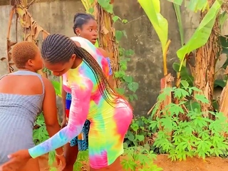 Ebony Pillow Fight Turns Into Squirts Competition