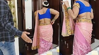 Komal Bhabhi, let’s go quickly, the bride and groom and their husband are waiting to take photos.