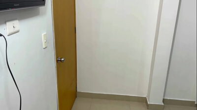 Descubro a mi timida hermanastra jugando con mis bóxeres y termino cogiendo rico con ella. H.L.