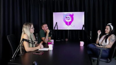 Os atendimentos que faz com as duas namoradas, não ia curtir fazer gang bang com desconhecidos, e quando foi pro motel… – Lexi Mallet (SHEER/RED)